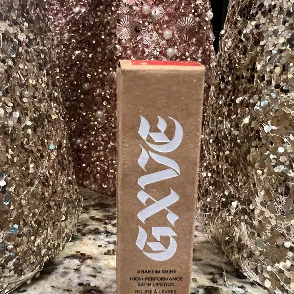 GXVE ANAHEIM SHINE HIGH-PERFORMANCE SATIN LIPSTICK BY Gwen stefani brand new